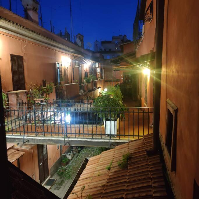 Julia Nel Cuore Di Trastevere Rom Eksteriør billede