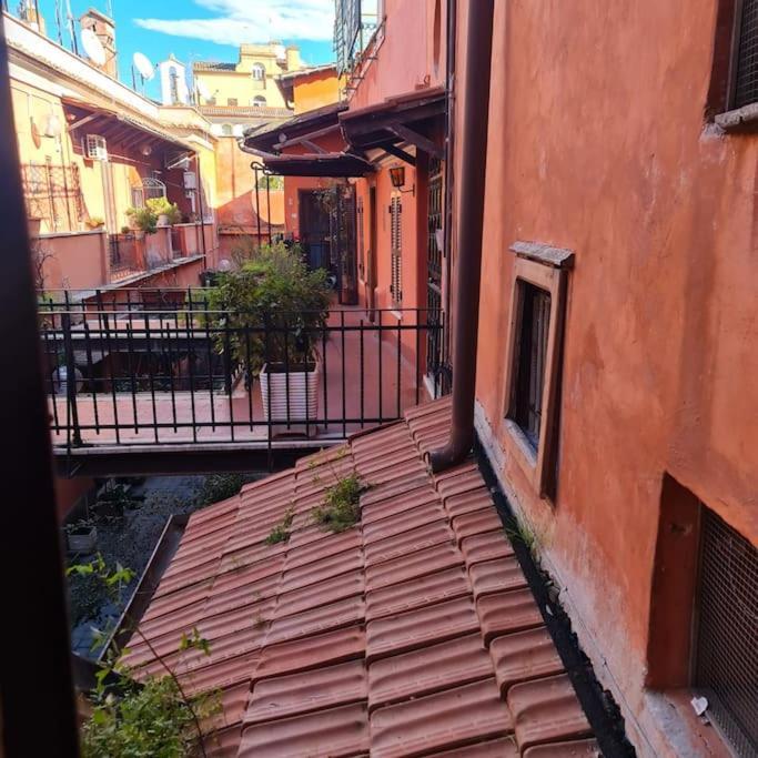 Julia Nel Cuore Di Trastevere Rom Eksteriør billede